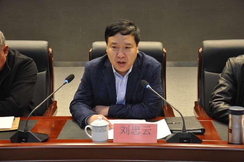 承德市总工会党组成员,副主席刘忠云,河北银行承德分行副行长张宏斌